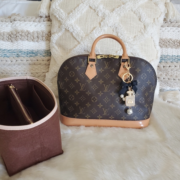 ❤️👜Authentic Louis Vuitton Alma PM👜❤️ - Picture 2 of 15